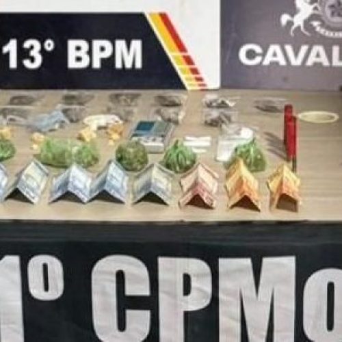 Cavalaria da PM prende três faccionados com 49 porções de entorpecentes, armas e munições