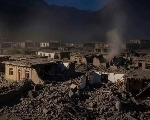 Terremoto de magnitude 6,0 no Afeganistão deixa mais de 800 mortos e milhares de feridos