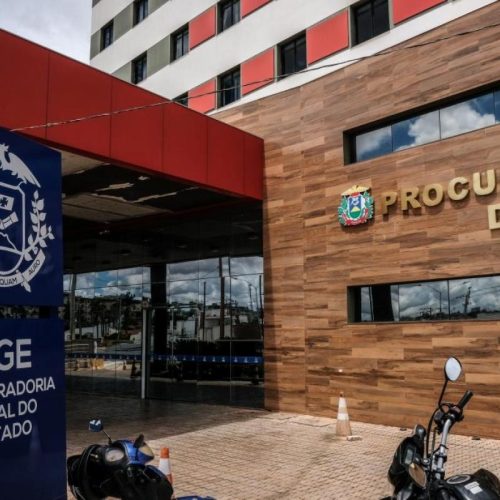 Concurso da PGE está com inscrições abertas e paga R$ 37,7 mil; veja mais seletivos