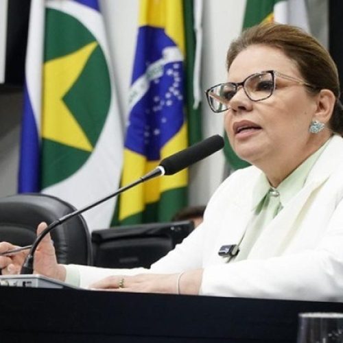 Paula Calil rebate acusações de “puxadinho” e reforça foco em resultados para Cuiabá