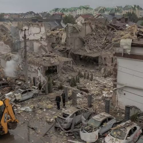 Rússia lança ataque aéreo contra a Ucrânia; 4 mortos em Kiev e dezenas de feridos