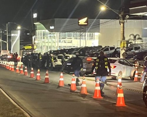 Operação Lei Seca prende oito condutores na avenida da FEB em Várzea Grande