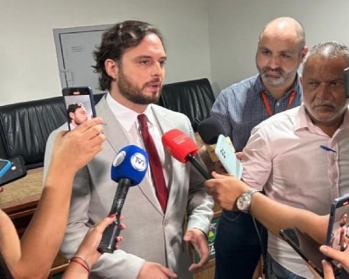 Vereador Daniel Monteiro questiona viagem internacional de Abílio Brunini e critica busca por empréstimos no exterior