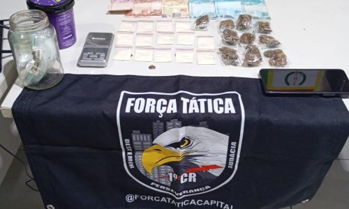 Força Tática prende homem por tráfico de drogas e apreende porções de cocaína e maconha
