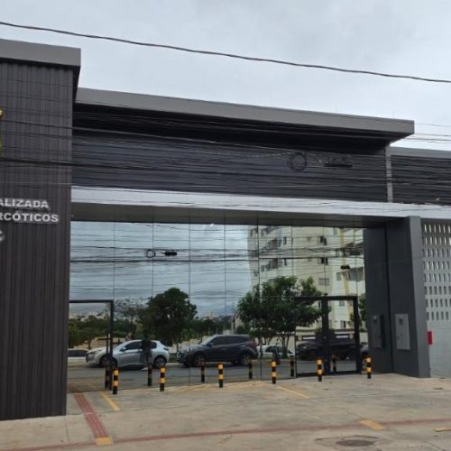 Polícia Civil cumpre mandados contra grupo criminoso envolvido com tráfico de drogas sintéticas em Cuiabá