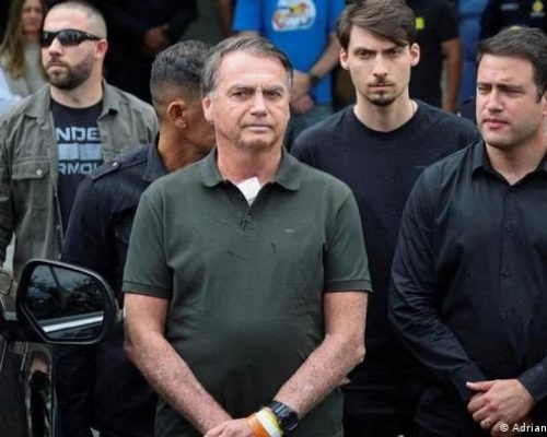 Bolsonaro deixa custódia da PF pela primeira vez para passar por cirurgia de hérnia em Brasília