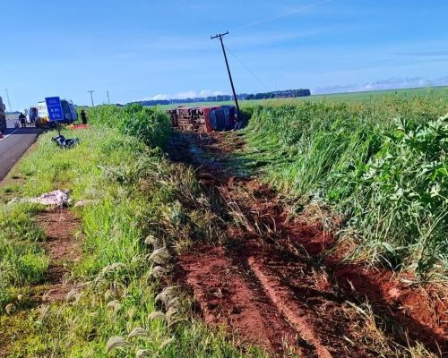 Ônibus tomba na BR-163 com 40 passageiros; duas pessoas morrem e nove ficam feridas em Sonora