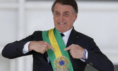 Jair Bolsonaro: o líder que resgatou o patriotismo e mudou definitivamente o eixo da política brasileira