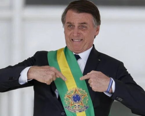 Jair Bolsonaro: o líder que resgatou o patriotismo e mudou definitivamente o eixo da política brasileira