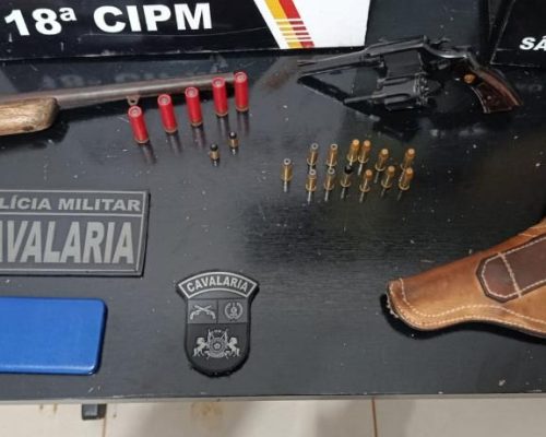 Cavalaria da Polícia Militar prende faccionado com duas armas de fogo e munições em São José do Rio Claro