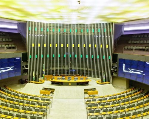 Câmara dos Deputados abre concurso com 80 vagas e salário de R$ 21 mil