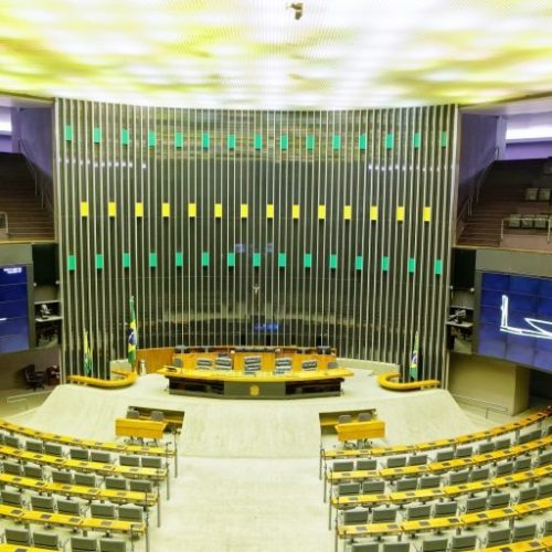Câmara dos Deputados abre concurso com 80 vagas e salário de R$ 21 mil