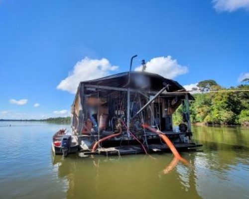 Homem morre após ser atingido por pedras durante mergulho em rio de MT
