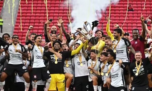Corinthians vence o Flamengo e é campeão da Supercopa do Brasil