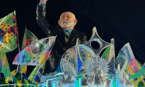 Wellington Fagundes repudia desfile com enredo político na Sapucaí e cobra apuração sobre possível propaganda eleitoral antecipada