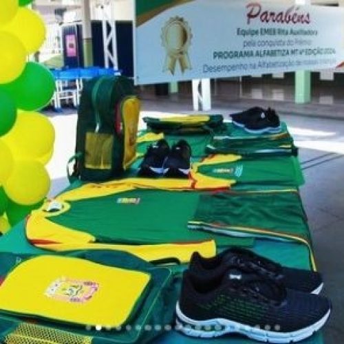 Prefeita Flávia Moretti é convocada para depor em Comissão Processante sobre uso de slogan em uniformes escolares em Várzea Grande