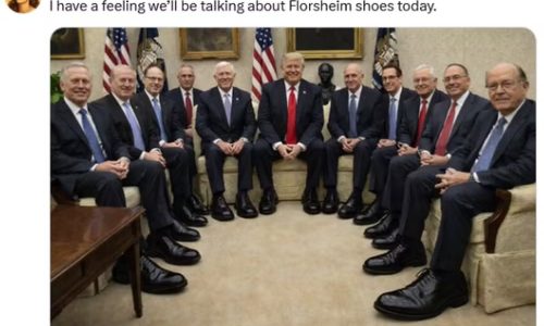 Sapatos “folgados” viram meme: Donald Trump presenteia aliados com números errados e situação viraliza