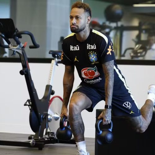 ‘Boa evolução’: entenda lesão de Neymar que pode deixar jogador fora da estreia na Copa
