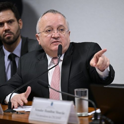 PEDRO TAQUES ACUSA BANCO MASTER DE OPERAR ESQUEMA DE FRAUDES EM EMPRÉSTIMOS CONSIGNADOS