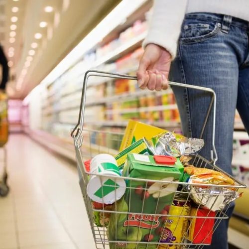 CESTA BÁSICA DISPARA EM CUIABÁ E JÁ CONSOME MAIS DE 60% DO SALÁRIO MÍNIMO