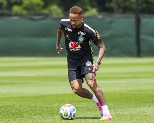 Ancelotti confirma retorno de Neymar e projeta camisa 10 em campo contra a Escócia