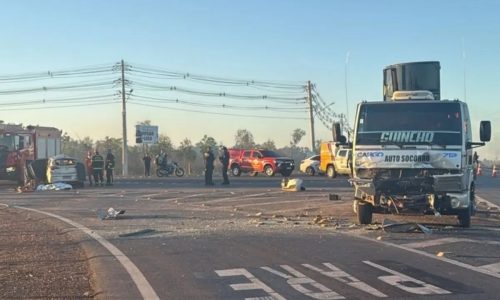 Tragédia na Estrada da Guia: motorista e duas crianças morrem após carro bater em caminhão parado na MT-010