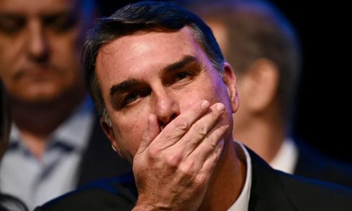 Impasse no registro de Flávio Bolsonaro abre crise jurídica na corrida presidencial; TSE, PL e Missão investigam suposta filiação irregular
