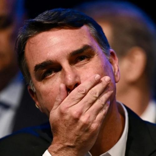 Impasse no registro de Flávio Bolsonaro abre crise jurídica na corrida presidencial; TSE, PL e Missão investigam suposta filiação irregular