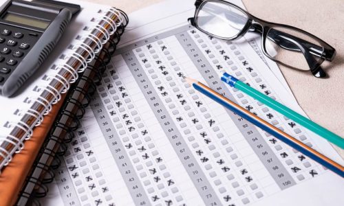 Concursos e seletivos em MT reúnem mais de 5,4 mil vagas com salários de até R$ 7,3 mil
