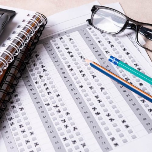 Concursos e seletivos em MT reúnem mais de 5,4 mil vagas com salários de até R$ 7,3 mil