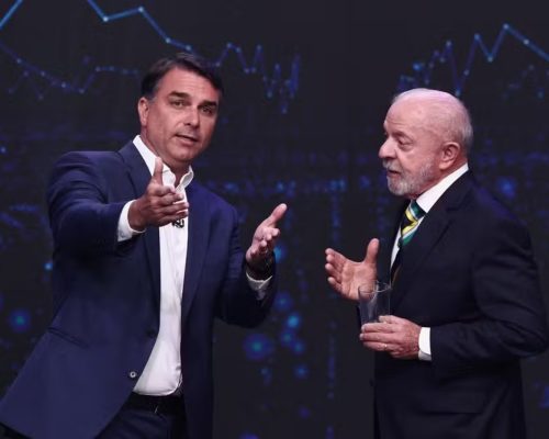 Por que Flávio Bolsonaro e Lula foram orientados a mudar de postura? O que está por trás da estratégia para o último debate