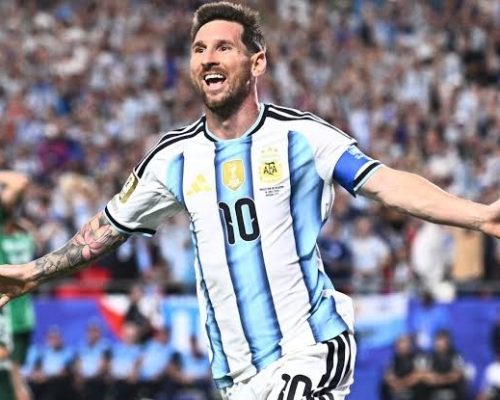 Messi faz história, supera Klose e conduz Argentina à classificação na Copa do Mundo