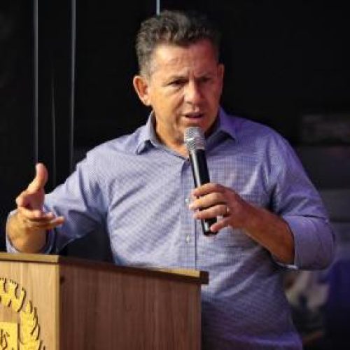 Mauro Mendes diz que apoio de Lula ou Bolsonaro não governa Estado e cobra competência de candidatos