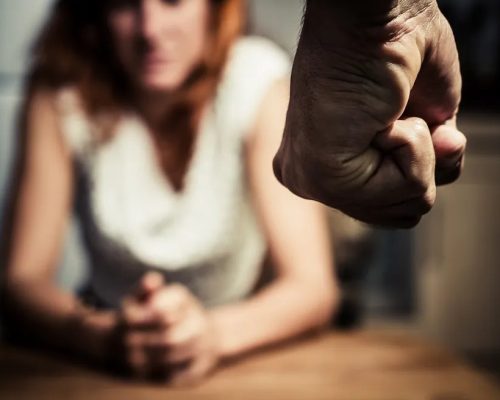 Mato Grosso volta a liderar ranking nacional de feminicídios e acende alerta para violência contra a mulher