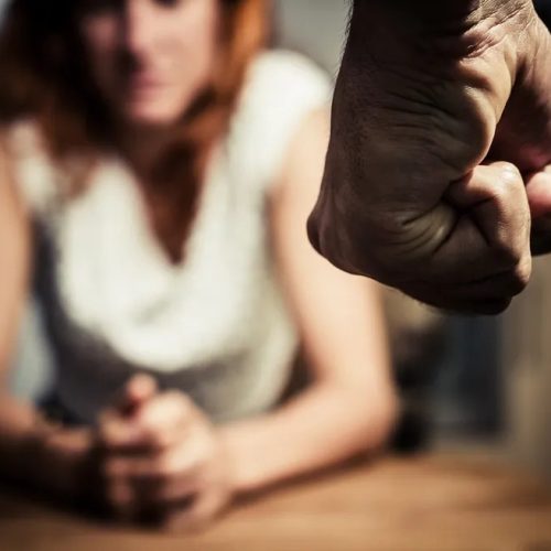 Mato Grosso volta a liderar ranking nacional de feminicídios e acende alerta para violência contra a mulher