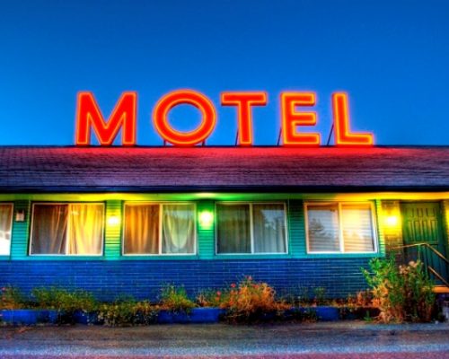 Roadside motel neon sign in Oregon