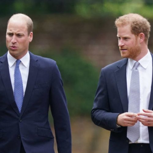 William e Harry se evitam em funeral do tio: “Mantiveram a distância”