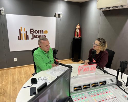 Durante entrevista a rádio Bom Jesus, Wellington defende governo humano, valorização dos servidores e combate firme ao feminicídio