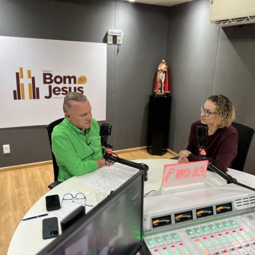 Durante entrevista a rádio Bom Jesus, Wellington defende governo humano, valorização dos servidores e combate firme ao feminicídio